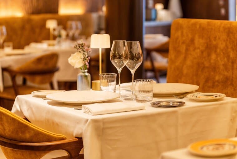 Der Speisesaal des Restaurants Hestia